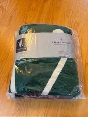 Chappywrap reversible blanket NWT Lacrosse Green